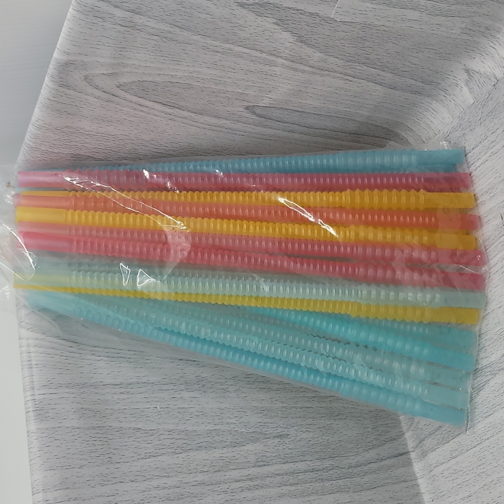 Tupperware Whistle Straws - Picture 2 of 2